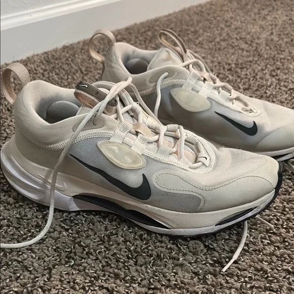 Nike Athletic Shoes in Cream and Gray Nike Women main image 3